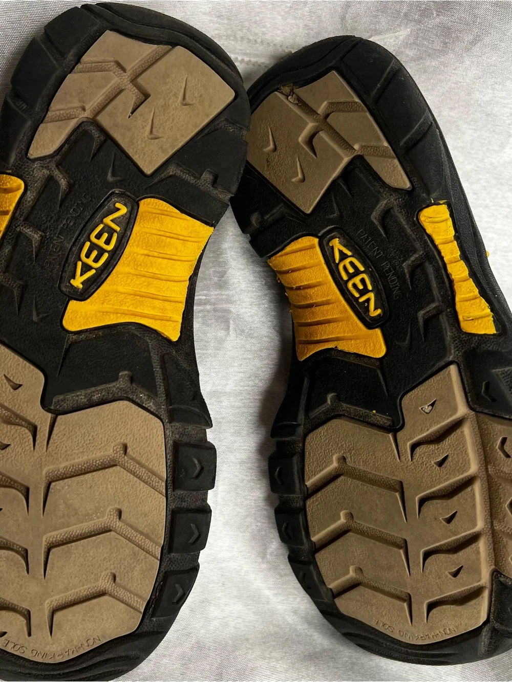 Bid kid size 1 Keen Sandals - tan